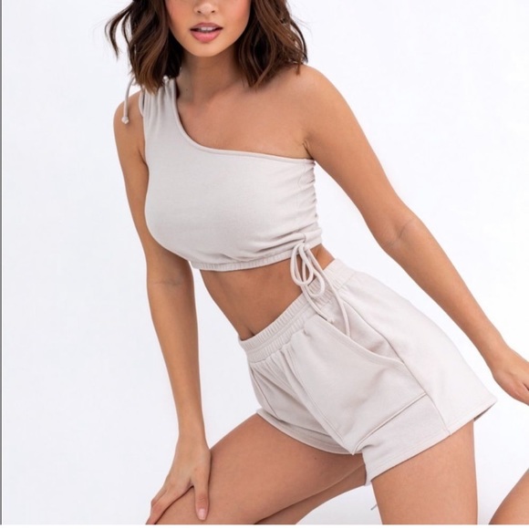 Crop tank and short set - Picture 1 of 4